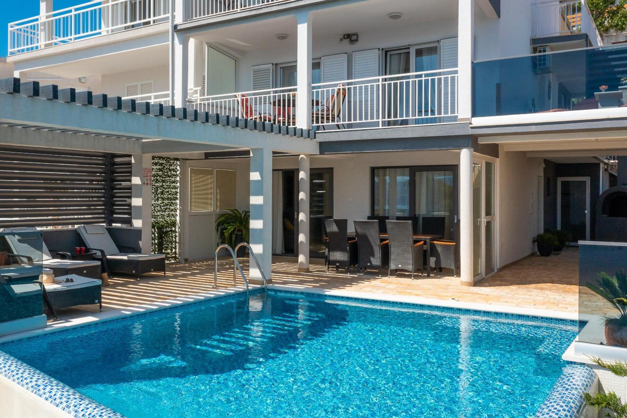 Luxury Seafront Villa With Heated Pool, Jacuzzi, Sea View, 150 M From Beach Stanici Exterior foto